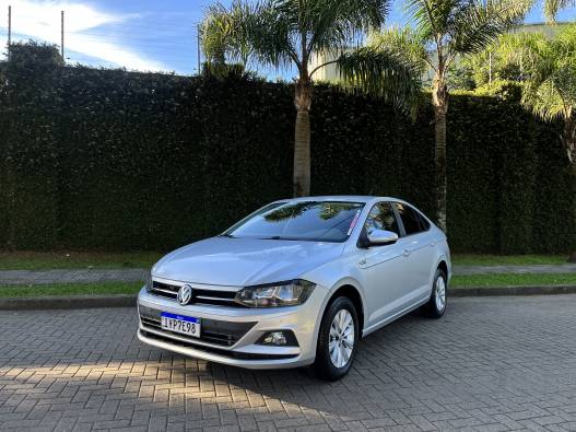 VOLKSWAGEN - VIRTUS - 2018/2019 - Prata - R$ 76.900,00