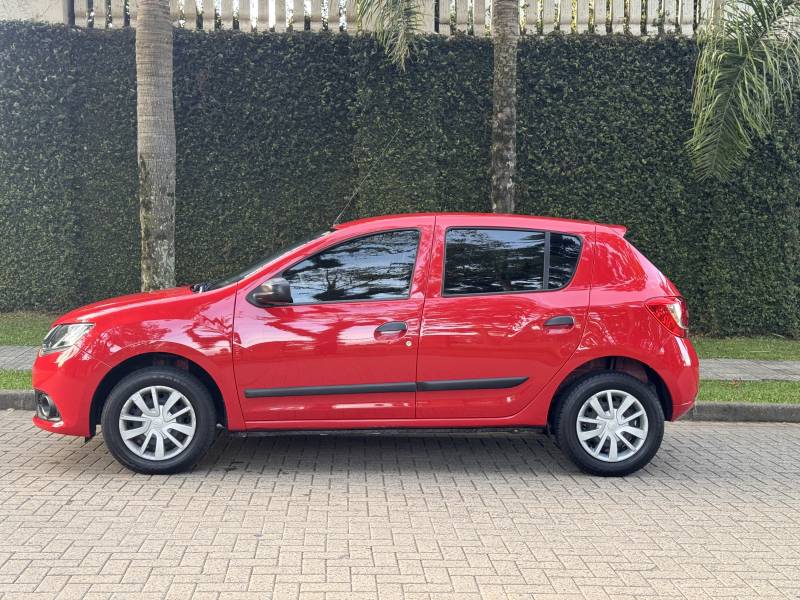 RENAULT - SANDERO - 2017/2017 - Vermelha - R$ 39.900,00
