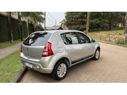 RENAULT - SANDERO - 2011/2012 - Prata - R$ 33.900,00