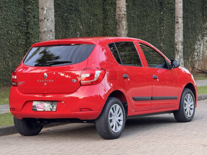 RENAULT - SANDERO - 2017/2017 - Vermelha - R$ 39.900,00