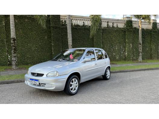 CHEVROLET - CORSA - 2002/2002 - Prata - R$ 14.900,00