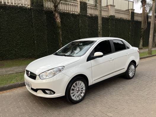 FIAT - SIENA - 2015/2016 - Branca - R$ 44.900,00