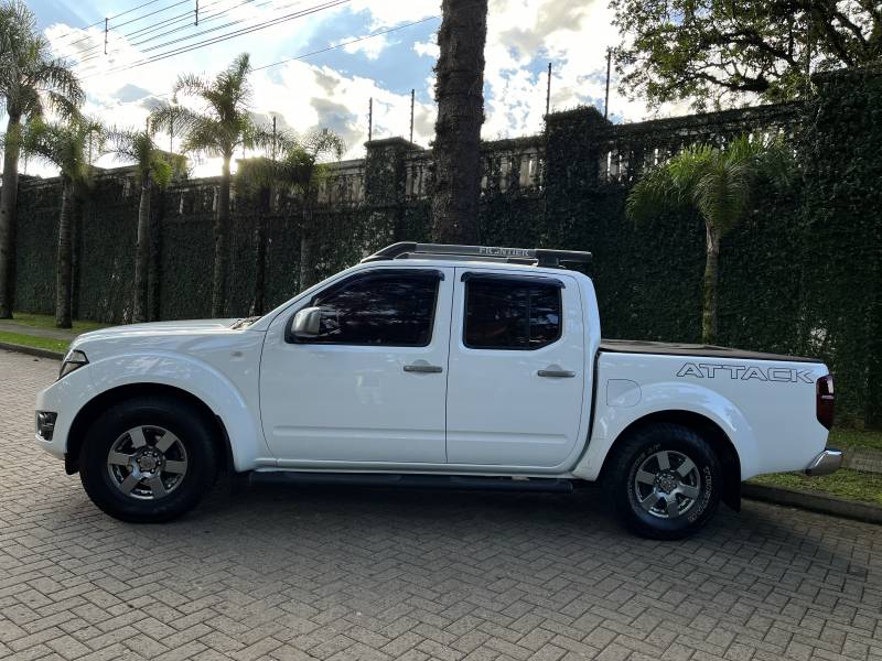 NISSAN - FRONTIER - 2015/2014 - Branca - R$ 92.900,00