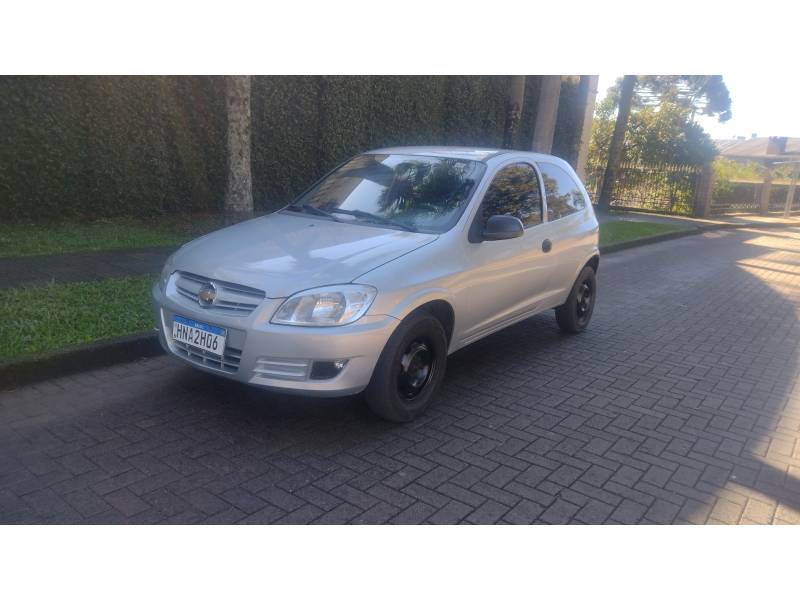 CHEVROLET - CELTA - 2010/2010 - Prata - R$ 22.900,00