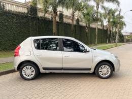 RENAULT - SANDERO - 2011/2012 - Prata - R$ 33.900,00