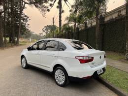 FIAT - SIENA - 2015/2016 - Branca - R$ 44.900,00