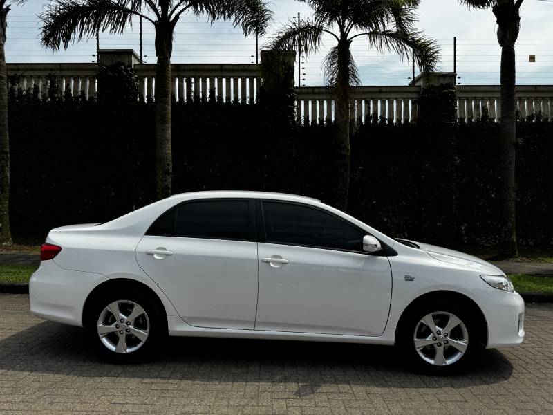 TOYOTA - COROLLA - 2012/2012 - Branca - R$ 65.900,00