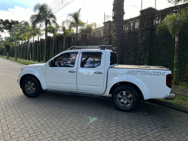 NISSAN - FRONTIER - 2015/2014 - Branca - R$ 92.900,00