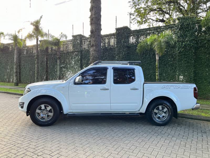 NISSAN - FRONTIER - 2015/2014 - Branca - R$ 92.900,00